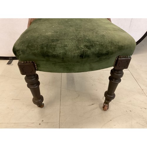 413 - GREEN UPHOLSTERED VICTORIAN CHAIR WITH CARVED BACK