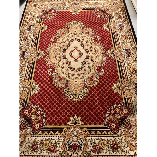 425 - LARGE PATTERNED RUG A/F 115