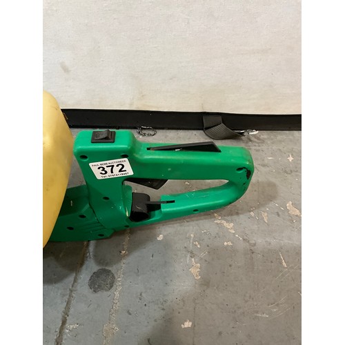 372 - GARDEN PETROL HEDGE TRIMMER