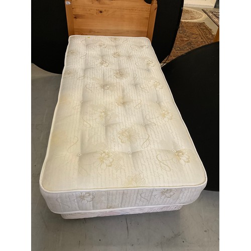 442 - SINGLE DIVAN BED WITH PINE HEADBOARD AND MATRESS