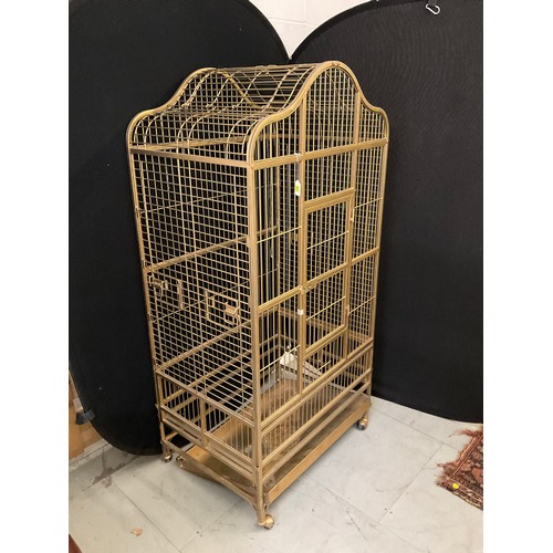 442A - GOLD PAINTED METAL PARROT/PET CAGE H66