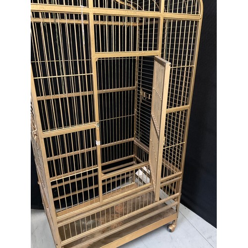 442A - GOLD PAINTED METAL PARROT/PET CAGE H66