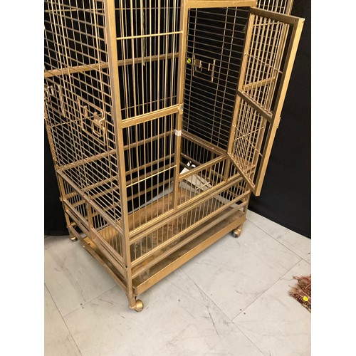 442A - GOLD PAINTED METAL PARROT/PET CAGE H66