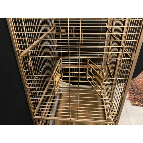 442A - GOLD PAINTED METAL PARROT/PET CAGE H66