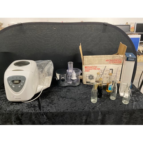 17 - VINTAGE KENWOOD SODA STREAM,KENWOOD FOOD PROCESSOR AND MORHY RICHARDS BREAD MAKER