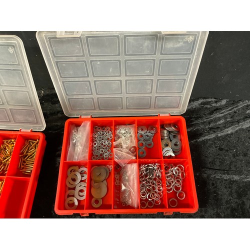 43 - BOX OF ODDS TO INCLUDE LIGHT BULBS,PORTABLE LAMPS,SCREW AND WASHER SETS ETC