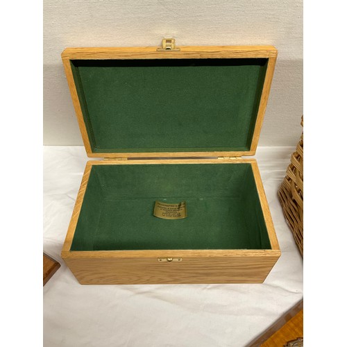 58 - BOX OF TREEN AND WICKER COLLECTABLES TO INCLUDE VARIOUS WALL PLAQUES OAK BOX,VICTORIAN FLAGGON,WINE ... 