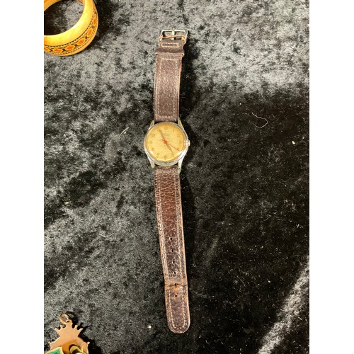 70 - VINTAGE 925 SILVER BRACELET WITH AMBER TYPE STONE ALONG WITH WRIST WATCH AND SMALL QUANTITY OF COLLE... 