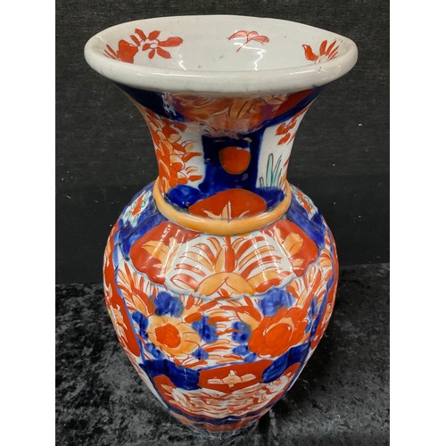 80 - VICTORIAN IMARI VASE H15