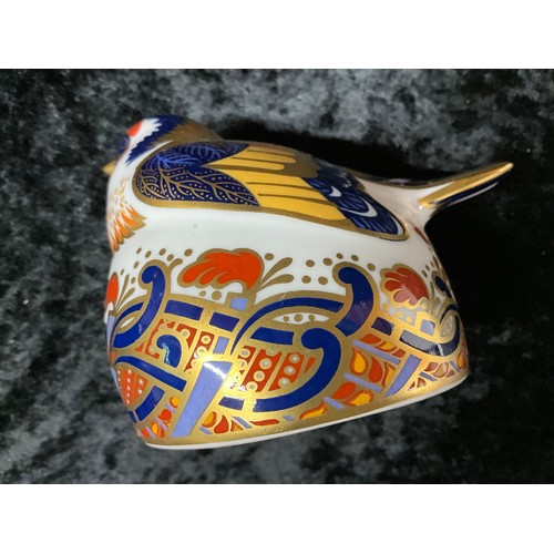 98 - ROYAL CROWN DERBY PAPERWEIGHT,GOLD FINCH NESTING WITH SILVER BUTTON TO BASE