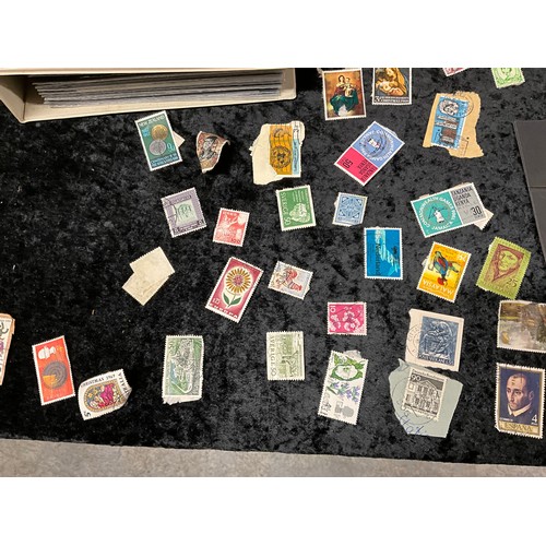 102 - COLLECTION OF STAMPS AND POSTCARDS TO INCLUDE 3 SCHOOLBOY ALBUMS AND QUANTITY OF LOOSE.