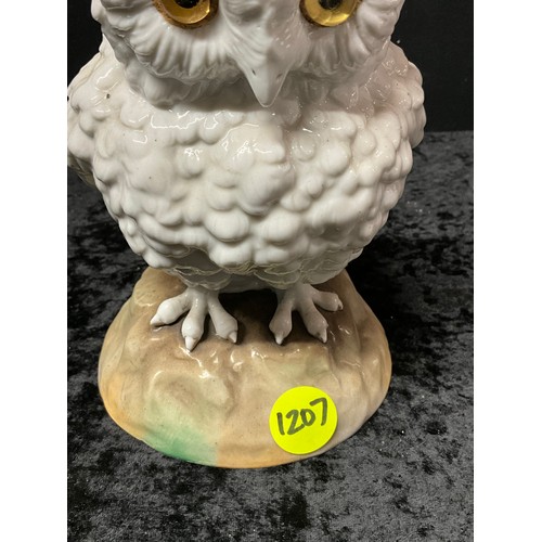 105 - ANTIQUE OIL LAMP BASE IN FORM OF OWL WITH GLASS EYES H11