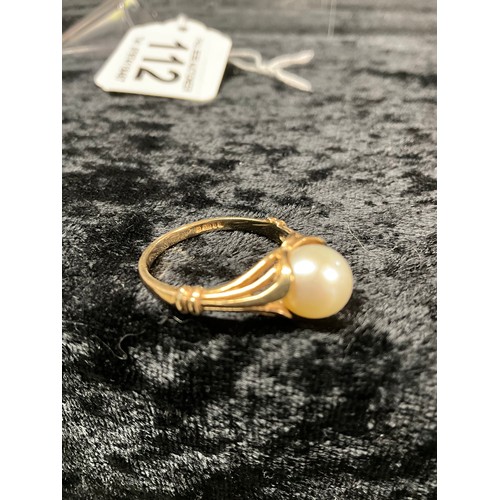 112 - 9 CT GOLD DRESS RING SET WITH PEARL TYPE STONE WEIGHT 2.6G SIZE O