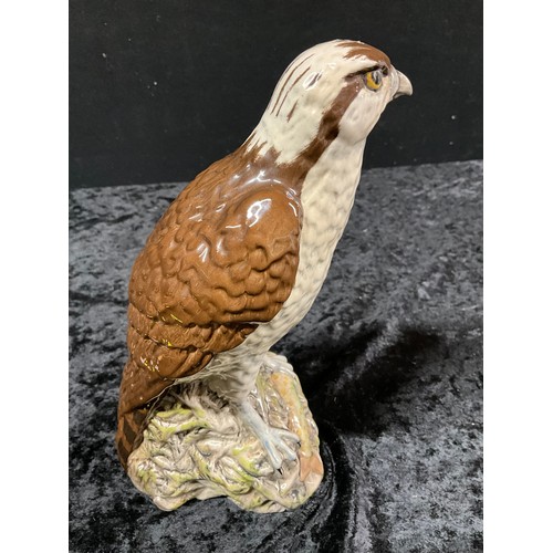 127 - BESWICK BENEAGLES WHISKEY FLASK AND CONTENTS