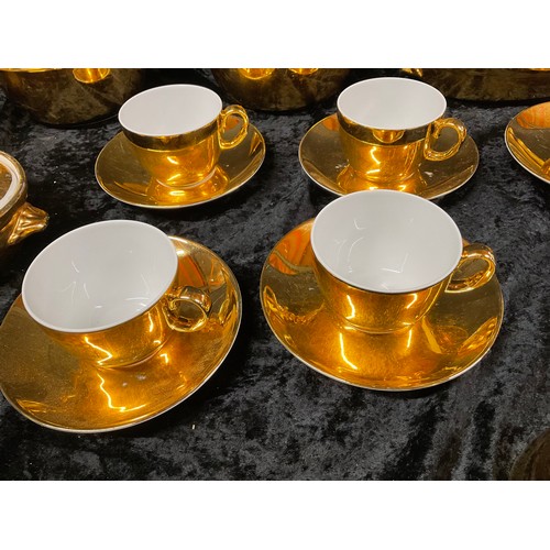 154 - QUANTITY OF GOLD ROYAL WORCESTER DINNER AND TEA WARE