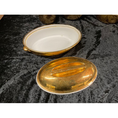 154 - QUANTITY OF GOLD ROYAL WORCESTER DINNER AND TEA WARE