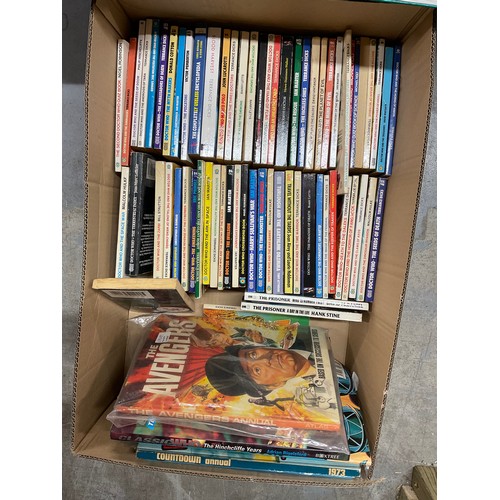 168 - BOX OF DOCTOR WHO PAPERBACK NOVELS WITH QUANTITY OF CHILDRENS ANNUALS