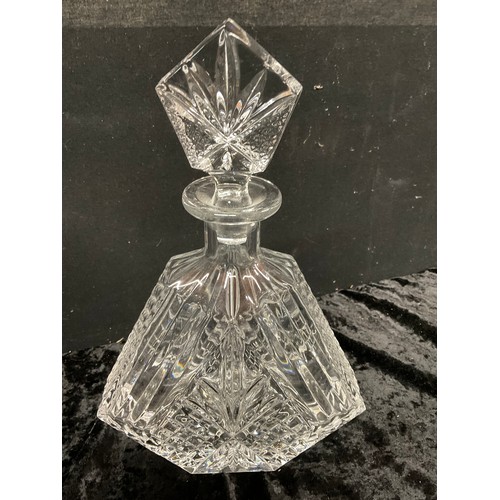 173 - THREE CUT GLASS DECANTERS TO INCLUDE ONE OF ART DECO STYLE