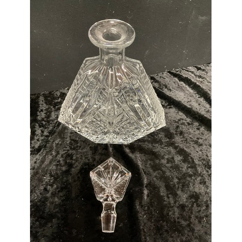 173 - THREE CUT GLASS DECANTERS TO INCLUDE ONE OF ART DECO STYLE