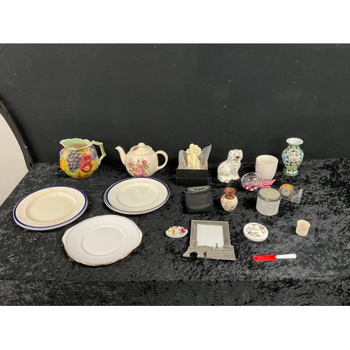 207 - BOX OF CHINA TO INCLUDE SYLVAC WARE FRUIT DECORATED JUG,COALPORT,PICTURE FRAME,BESWICK STAFFORDSHIRE... 