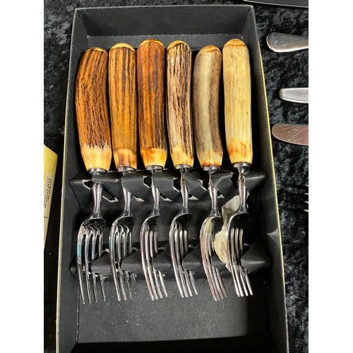 213 - QUANTITY OF CUTLERY TO INCLUDE CASED SETS AND SILVER PLATED SERVING TRAY