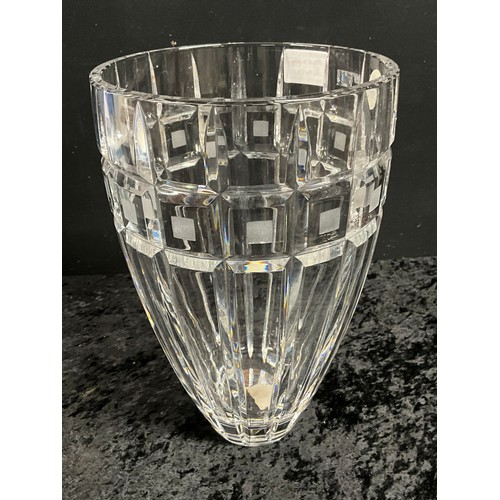 239 - WATERFORD MARQUIS CRYSTAL VASE H12