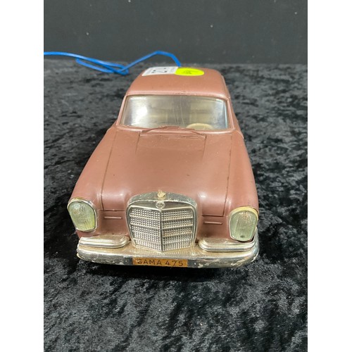 274 - VINTAGE REMOTE CONTROL MERCEDES CHILDS CAR