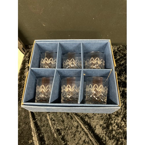 278 - BOX OF ASSORTED GLASSWARE TO INCLUDE WHISKEY TUMBLERS