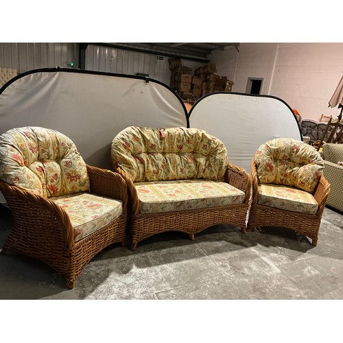 301 - MODERN UPHOLSTERED CONSERVATORY THREE PIECE SUITE