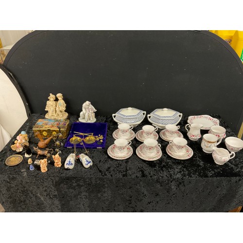 428 - BOX OF CHINA TO INCLUDE ADAMS VEG TUREENS, ROYAL OSBOURNE PART TEA SET, CASED BRASS SCALES WITH WEIG... 