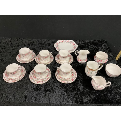 428 - BOX OF CHINA TO INCLUDE ADAMS VEG TUREENS, ROYAL OSBOURNE PART TEA SET, CASED BRASS SCALES WITH WEIG... 