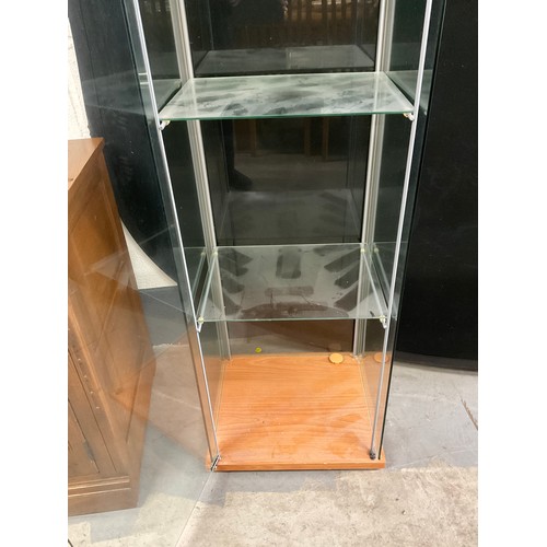 401 - MODERN FREE STANDING GLASS DISPLAY CABINET 17