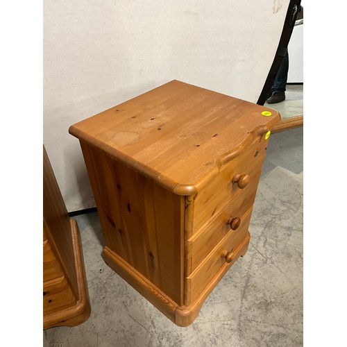 370 - PAIR OF MODERN THREE DRAWER PINE BEDSIDE CHESTS W17