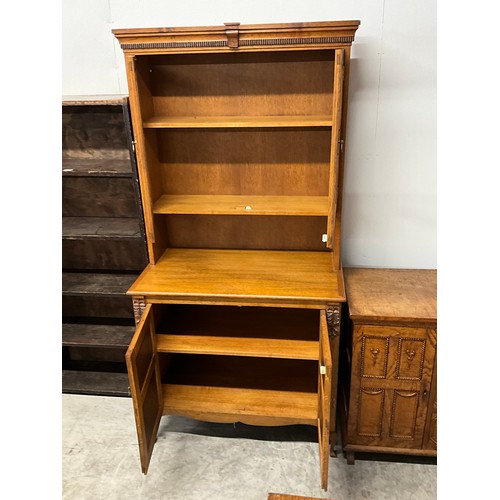 376 - VINTAGE GOLDEN OAK TWO DOOR GLAZED DRESSER W36