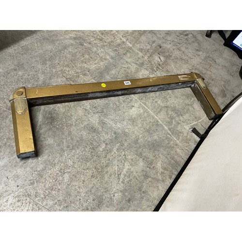 385 - ANTIQUE BRASS FIRE FENDER W46