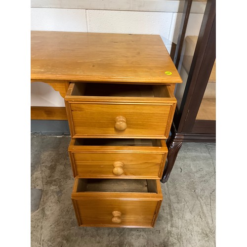 386 - MODERN PINE KNEE HOLE DRESSING TABLE W56