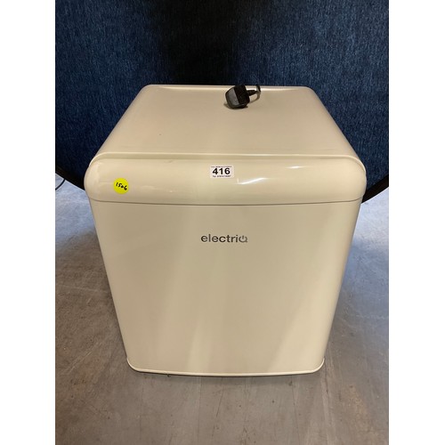 416 - SMALL ELECTRIQ TABLE TOP FRIDGE