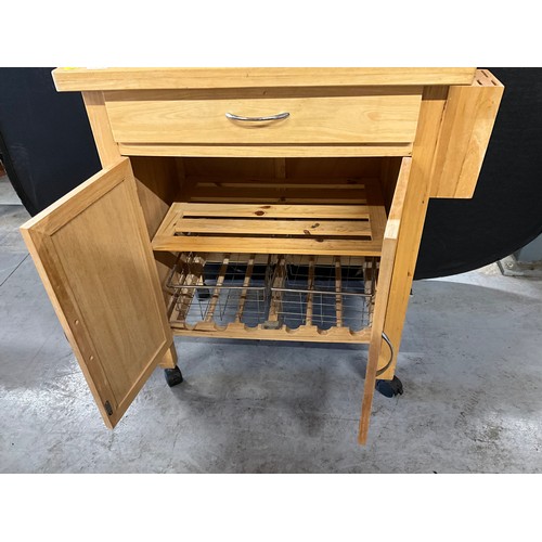 447 - MODERN BEECH WORK STATION WITH SINGLE DRAWER OVER TWO DOORS COMES COMPLETE WITH KNIFE SET H35