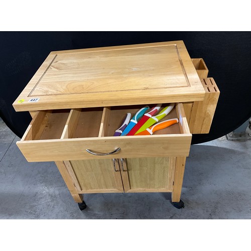 447 - MODERN BEECH WORK STATION WITH SINGLE DRAWER OVER TWO DOORS COMES COMPLETE WITH KNIFE SET H35