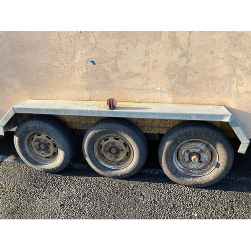 496 - BATESON TRI AXLE BOX TRAILER , TRAILER BOARD NOT INCLUDED,OUTSIDE W73” L179” H92” INSIDE W70” L169” ... 