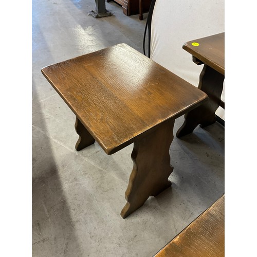 448 - VINTAGE SOLID DARK OAK NEST OF THREE TABLES H19