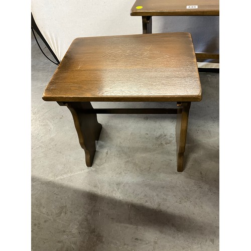 448 - VINTAGE SOLID DARK OAK NEST OF THREE TABLES H19