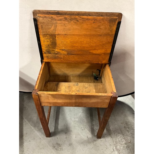 475 - VINTAGE CHILDS SCHOOL DESK WITH LIFT UP LID AND A ASSOCIATED CHAIR H29