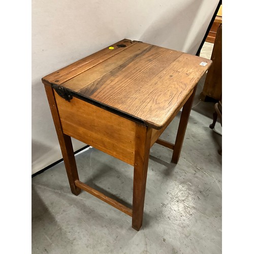 475 - VINTAGE CHILDS SCHOOL DESK WITH LIFT UP LID AND A ASSOCIATED CHAIR H29