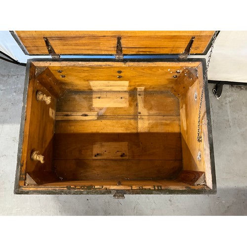 469 - VINTAGE PITCH PINE TRAVELLERS CHEST H16