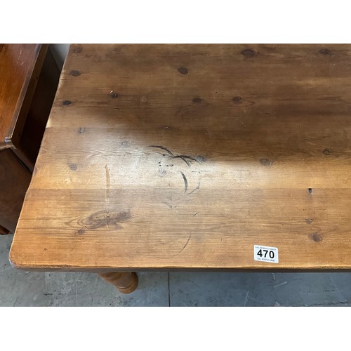 470 - MODERN SOLID WAXED PINE KITCHEN TABLE ON TURNED LEGS  H30