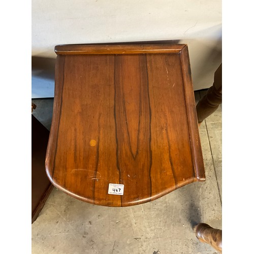 467 - PAIR OF VINTAGE WALNUT VENEERED BED SIDE CABINETS H27