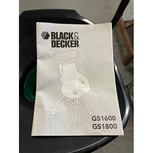 452 - BLACK AND DECKER GS1600 GARDEN SHREDDER COMPLETE WITH INSTRUCTIONS