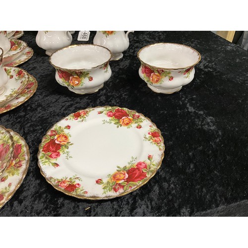 468 - ROYAL ALBERT OLD COUNTRY ROSE PATTERNED TEA SERVICE 49 PIECES