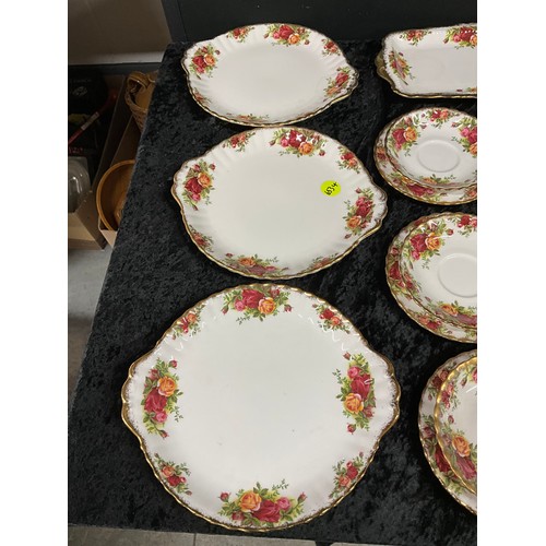 468 - ROYAL ALBERT OLD COUNTRY ROSE PATTERNED TEA SERVICE 49 PIECES